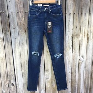 NWT Levi’s 721 High Rise Skinny Jean Luna Blue 27
